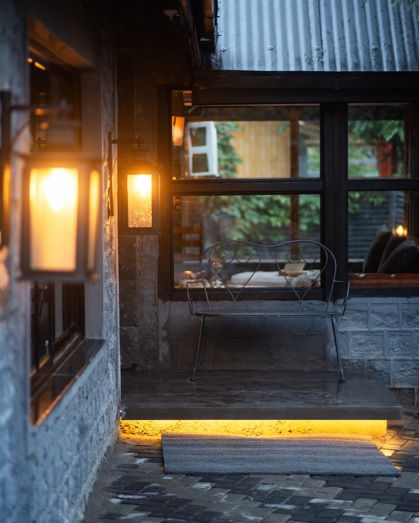Luxury bedroom with mountain view