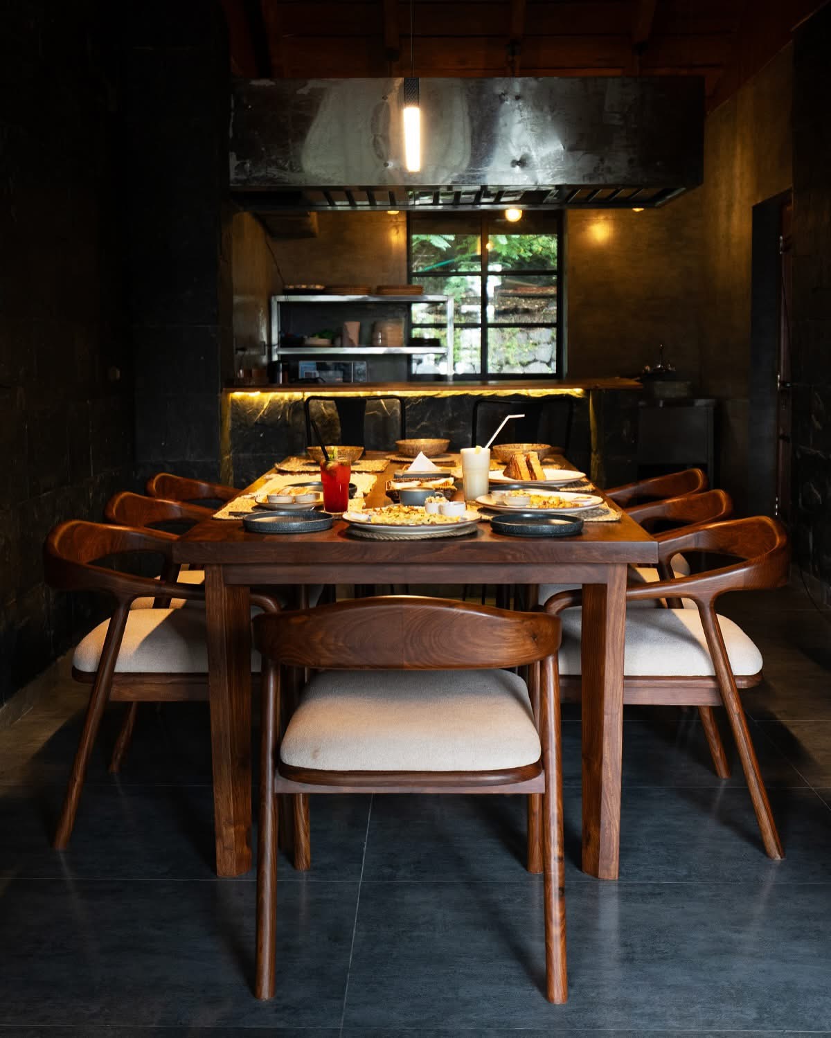 Scenic hiking trail in Nathia Gali, pine forest